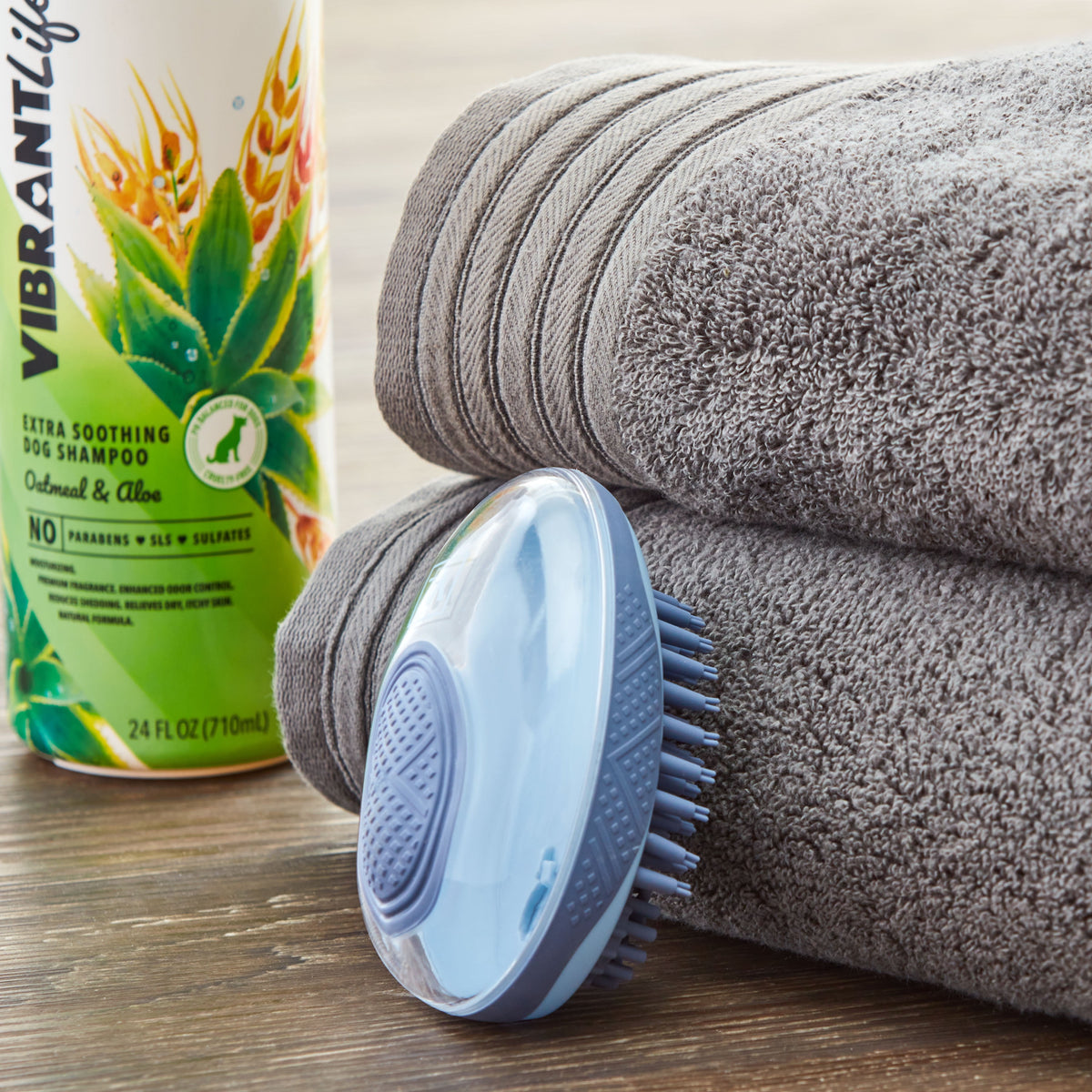 Palm Dog Bath Brush with Shampoo Dispenser